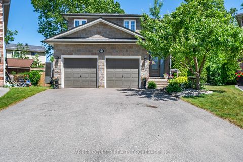 Photo 2 at 19 Mccarthy Court, Letitia Heights, Barrie Photo 2 at 19 Mccarthy Court, Letitia Heights, Barrie