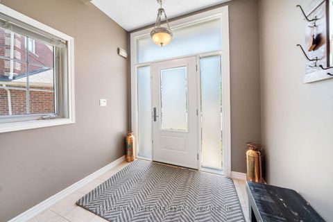 Photo 5 at 19 Mccarthy Court, Letitia Heights, Barrie Photo 5 at 19 Mccarthy Court, Letitia Heights, Barrie