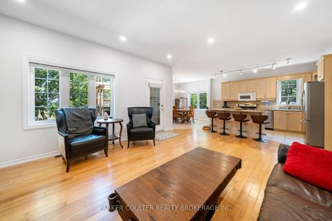 Photo 7 at 19 Mccarthy Court, Letitia Heights, Barrie