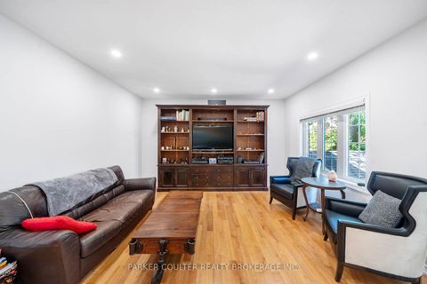 Photo 8 at 19 Mccarthy Court, Letitia Heights, Barrie