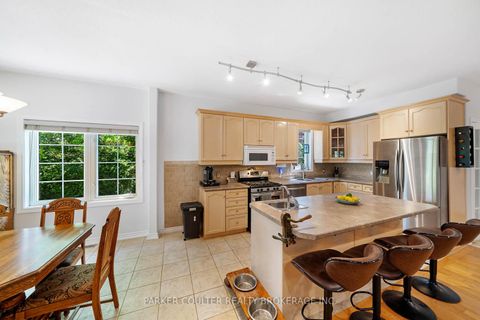 Photo 9 at 19 Mccarthy Court, Letitia Heights, Barrie Photo 9 at 19 Mccarthy Court, Letitia Heights, Barrie