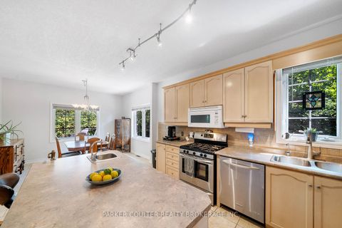 Photo 15 at 19 Mccarthy Court, Letitia Heights, Barrie