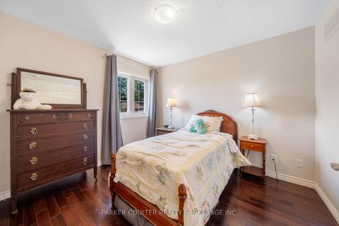 Photo 24 at 19 Mccarthy Court, Letitia Heights, Barrie