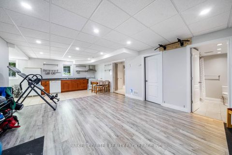 Photo 31 at 19 Mccarthy Court, Letitia Heights, Barrie