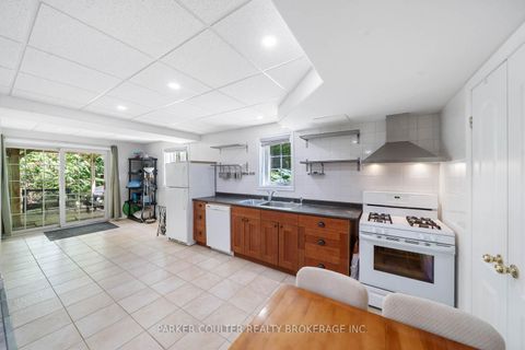 Photo 34 at 19 Mccarthy Court, Letitia Heights, Barrie