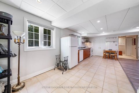 Photo 35 at 19 Mccarthy Court, Letitia Heights, Barrie