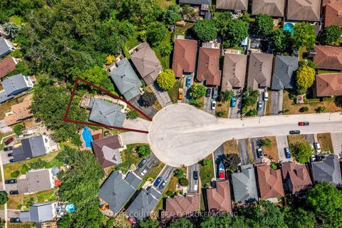 Photo 41 at 19 Mccarthy Court, Letitia Heights, Barrie
