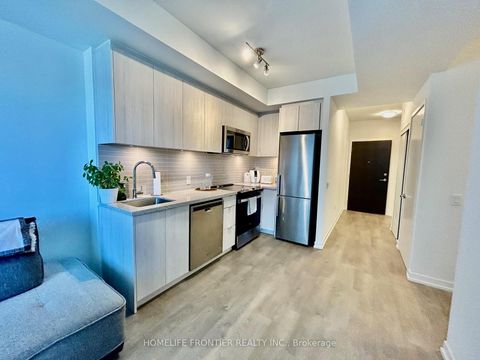 Photo 2 at 623E - 8868 Yonge Street, South Richvale, Richmond Hill