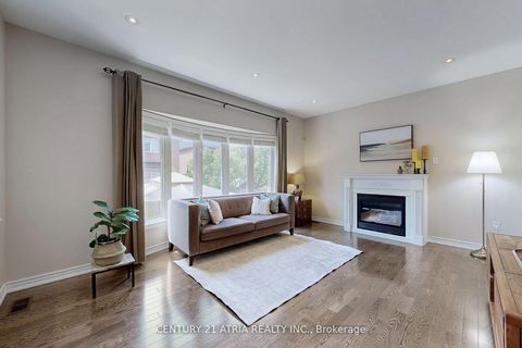 Photo 1 at 24 Gannett Drive, Jefferson, Richmond Hill