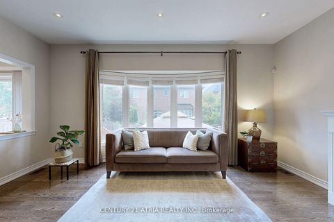 Photo 2 at 24 Gannett Drive, Jefferson, Richmond Hill