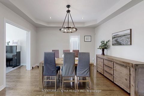 Photo 4 at 24 Gannett Drive, Jefferson, Richmond Hill