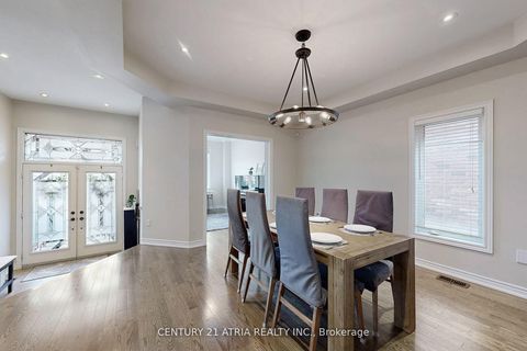 Photo 5 at 24 Gannett Drive, Jefferson, Richmond Hill