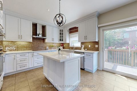 Photo 7 at 24 Gannett Drive, Jefferson, Richmond Hill