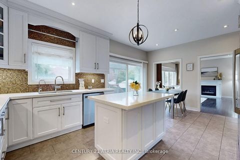 Photo 10 at 24 Gannett Drive, Jefferson, Richmond Hill