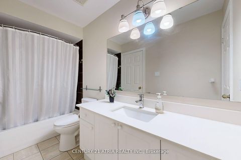 Photo 21 at 24 Gannett Drive, Jefferson, Richmond Hill