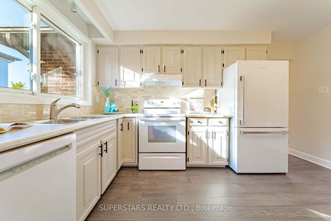Photo 13 at 193 Carolbreen Square, Agincourt North, Toronto
