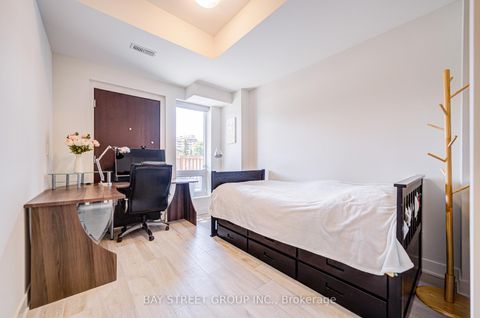 Photo 3 at 27 Sonic Way, Flemingdon Park, Toronto