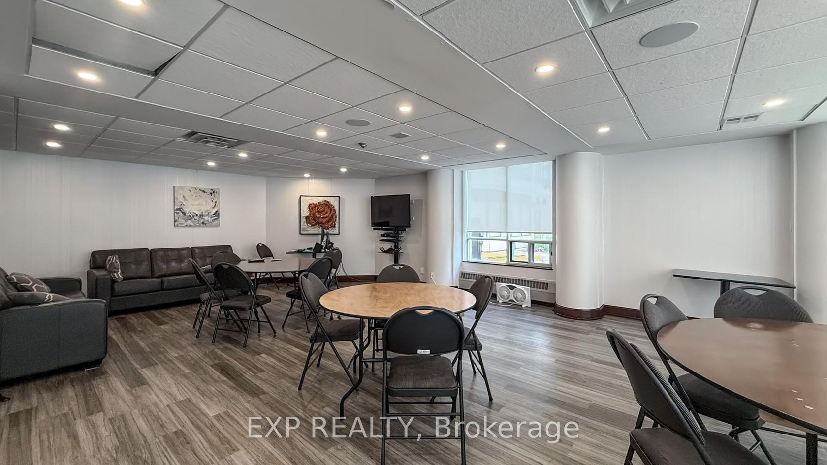 Photo 19 at 1411 - 1121 Steeles Avenue W, Branson, Toronto Photo 19 at 1411 - 1121 Steeles Avenue W, Branson, Toronto