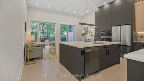 Photo 6 at 39 Kenworthy Avenue, Oakridge, Toronto