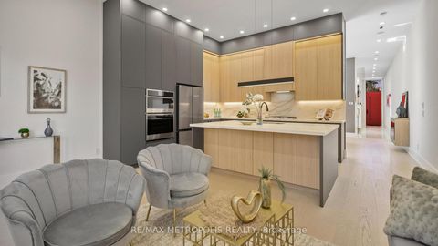 Photo 8 at 39 Kenworthy Avenue, Oakridge, Toronto