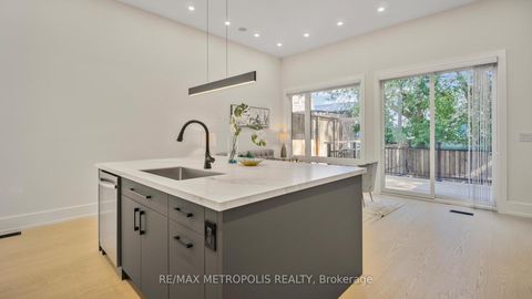 Photo 9 at 39 Kenworthy Avenue, Oakridge, Toronto