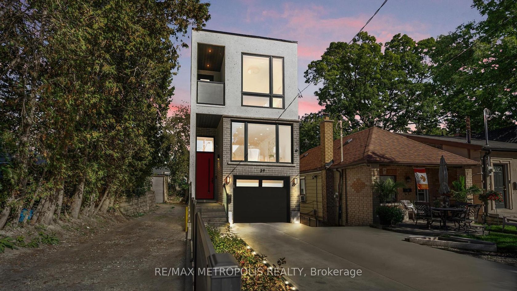 39 Kenworthy Avenue, Oakridge, Toronto 