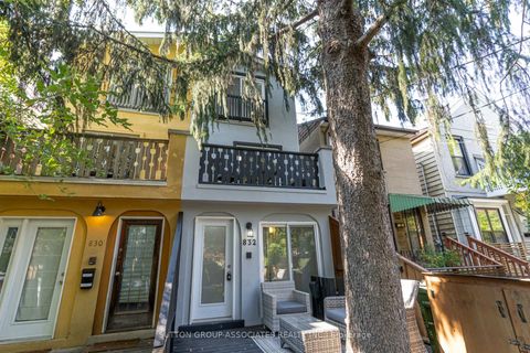 Photo 1 at 832 Manning Avenue, Annex, Toronto