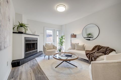 Photo 6 at 832 Manning Avenue, Annex, Toronto