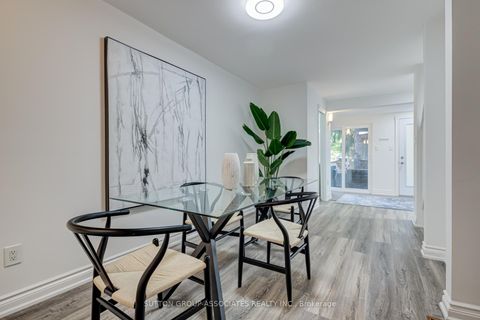 Photo 11 at 832 Manning Avenue, Annex, Toronto