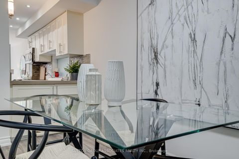 Photo 12 at 832 Manning Avenue, Annex, Toronto