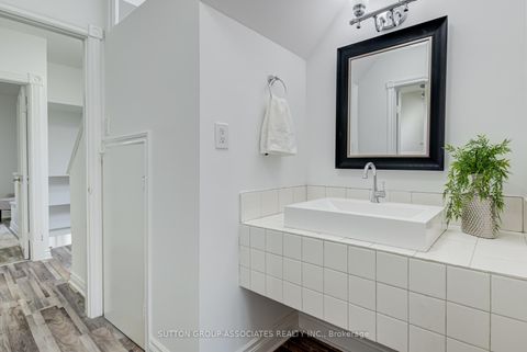 Photo 21 at 832 Manning Avenue, Annex, Toronto