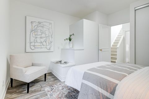 Photo 26 at 832 Manning Avenue, Annex, Toronto