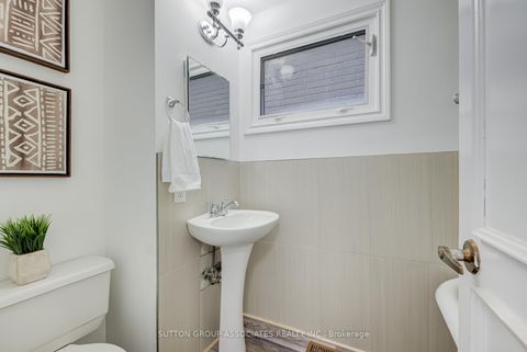 Photo 27 at 832 Manning Avenue, Annex, Toronto