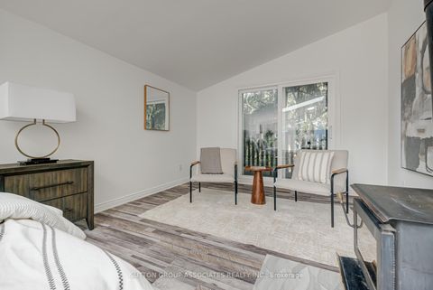 Photo 32 at 832 Manning Avenue, Annex, Toronto