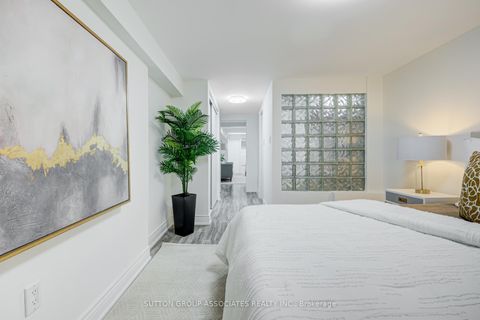 Photo 38 at 832 Manning Avenue, Annex, Toronto