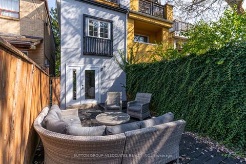 Photo 46 at 832 Manning Avenue, Annex, Toronto
