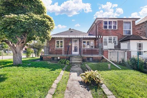 Photo 0 at 39 Butterworth Avenue, Oakridge, Toronto