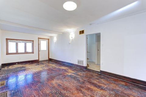 Photo 8 at 39 Butterworth Avenue, Oakridge, Toronto