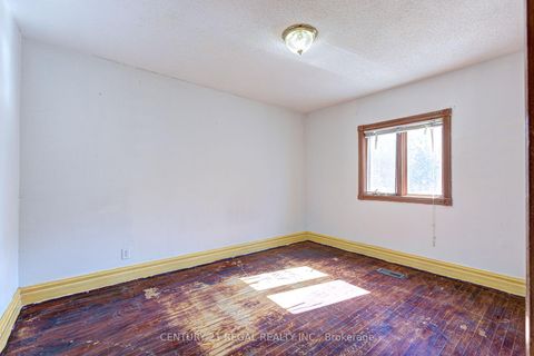 Photo 10 at 39 Butterworth Avenue, Oakridge, Toronto