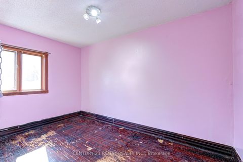 Photo 12 at 39 Butterworth Avenue, Oakridge, Toronto