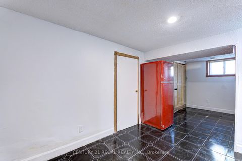 Photo 16 at 39 Butterworth Avenue, Oakridge, Toronto