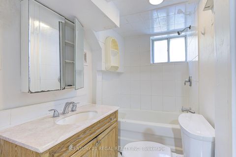 Photo 17 at 39 Butterworth Avenue, Oakridge, Toronto