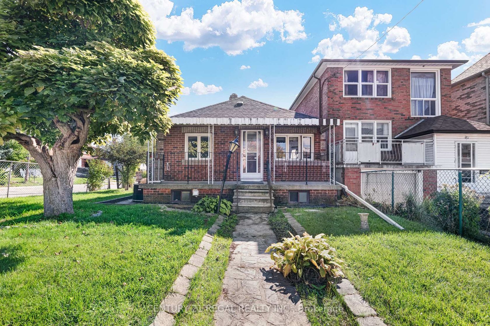 39 Butterworth Avenue, Oakridge, Toronto 