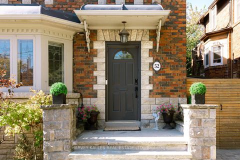 Photo 1 at 52 Castle Knock Road, Lawrence Park South, Toronto