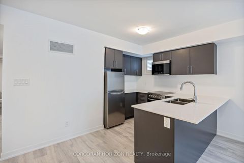 Photo 10 at 2 - 8 Marquette Avenue, Lawrence, Toronto