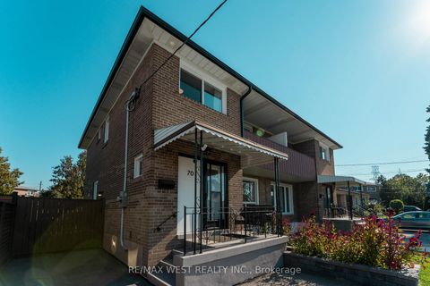 Photo 2 at 70 Wheatsheaf Crescent, Black Creek, Toronto