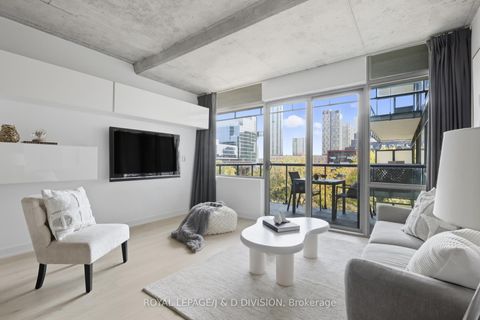 Photo 4 at 828 - 55 Stewart Street, Waterfront Communities C1, Toronto