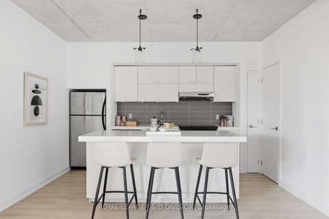 Photo 6 at 828 - 55 Stewart Street, Waterfront Communities C1, Toronto