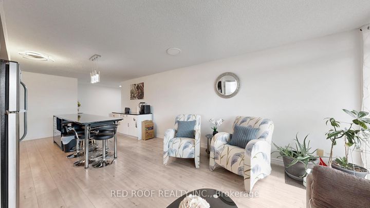 Photo 4 at 711 - 33 Singer Court, Bayview Village, Toronto