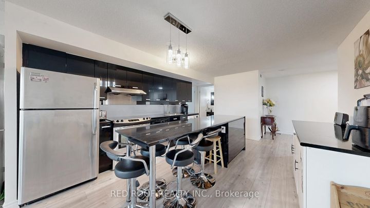 Photo 7 at 711 - 33 Singer Court, Bayview Village, Toronto